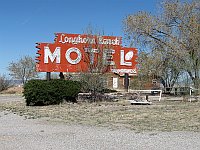 USA - Wagon Wheel NM - Abandoned Longhorn Ranch Motel Neon Sign (21 Apr 2009)